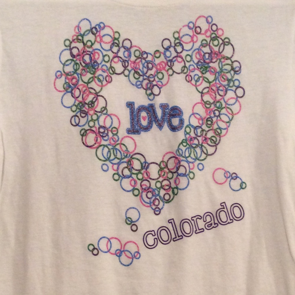 🇺🇸Ladies white fitted tee w/heart, LOVE COLORADO